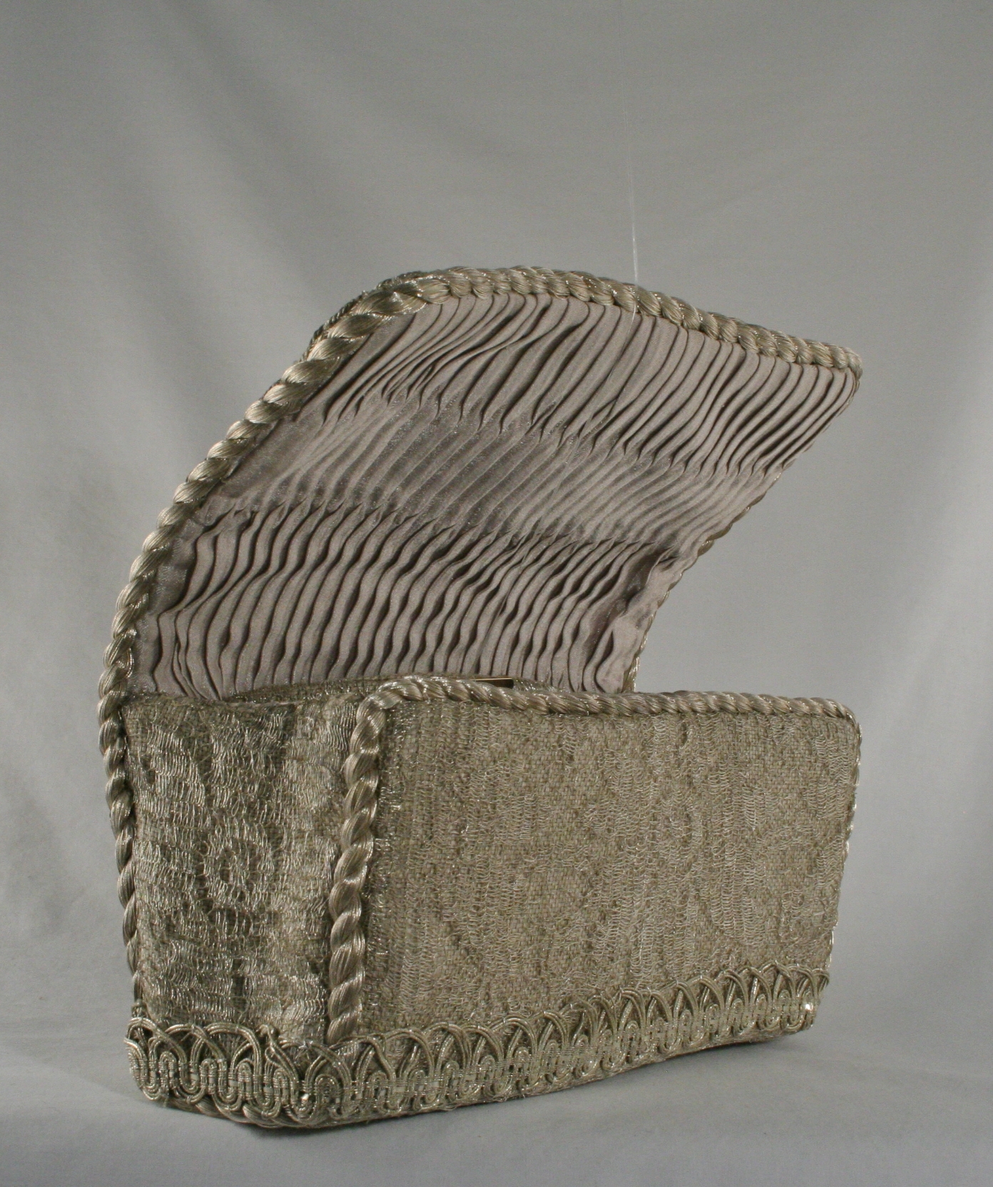 One-of-a-kind Antique Silver Lace Treasure - Image 4