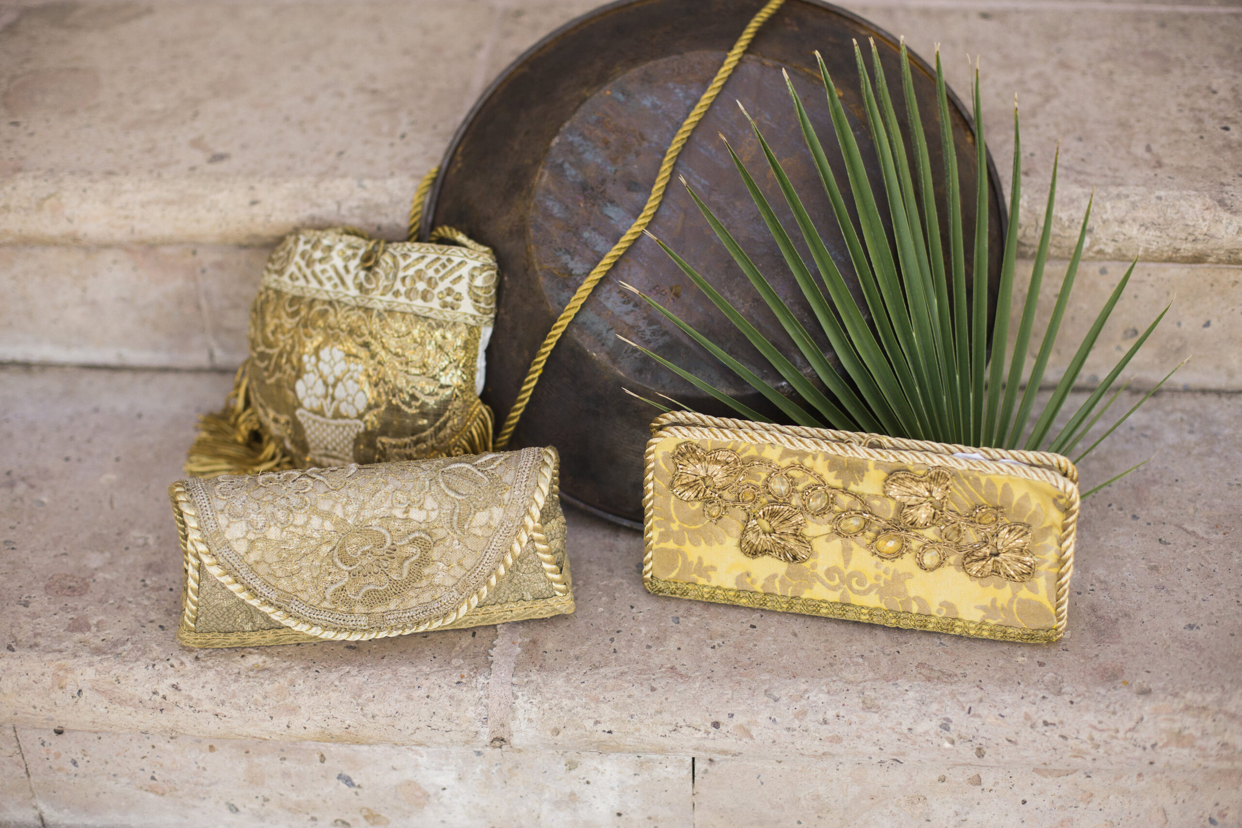 Special Antique Lace Clutch - Image 4